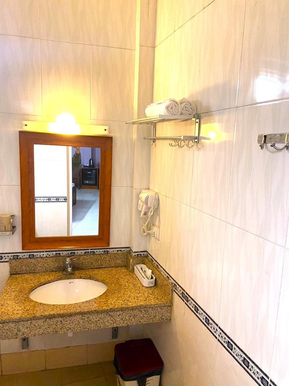 Hong Ha Airport Hotel Thach Loi Zewnętrze zdjęcie